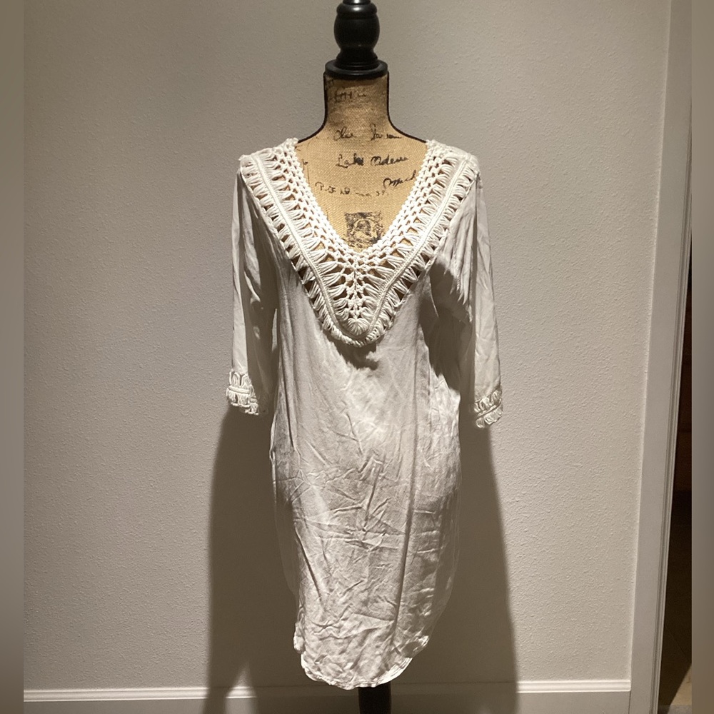 Elegant White Tunic Top